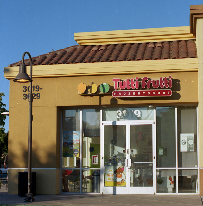 Tutti Frutti Frozen Yogurt