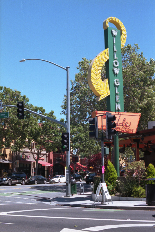 Busy corner in downtown Willow Glen